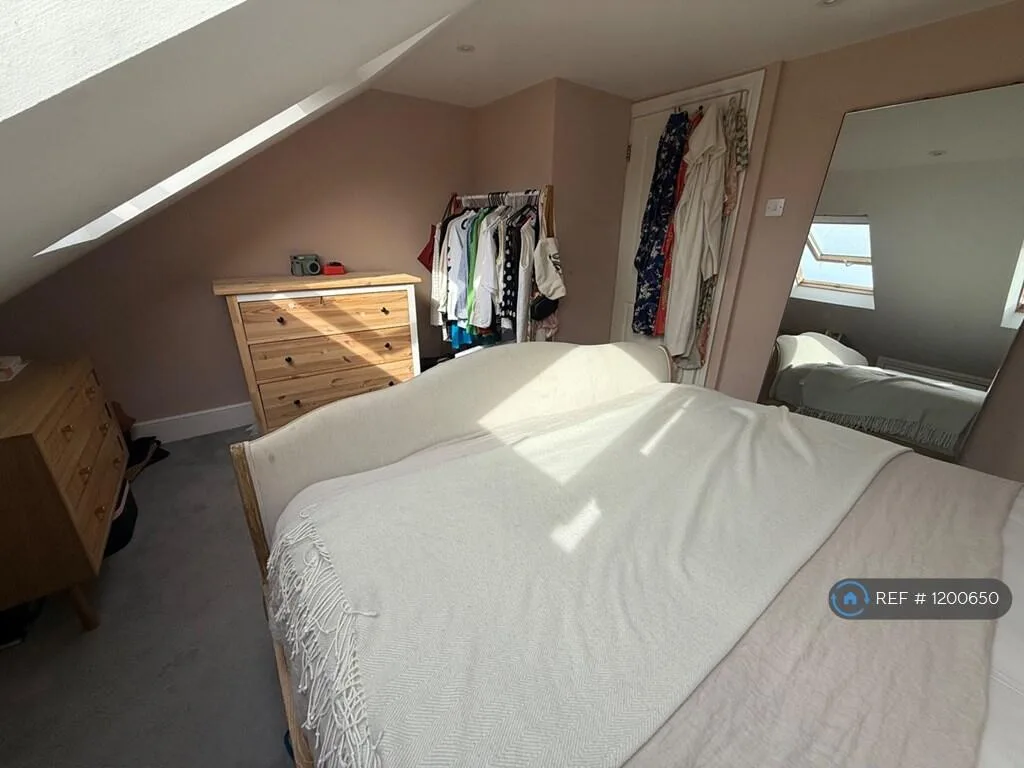 3 bedroom maisonette for rent