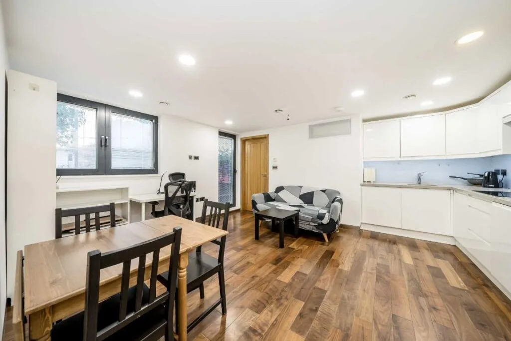 2 bedroom flat for rent