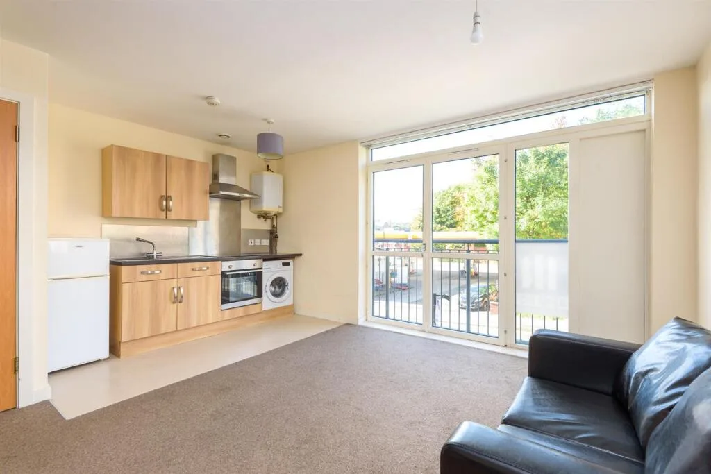 Studio flat for rent