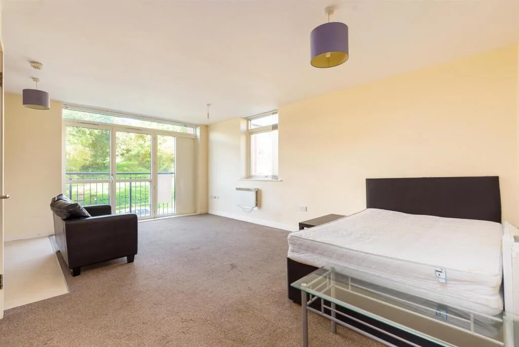 Studio flat for rent