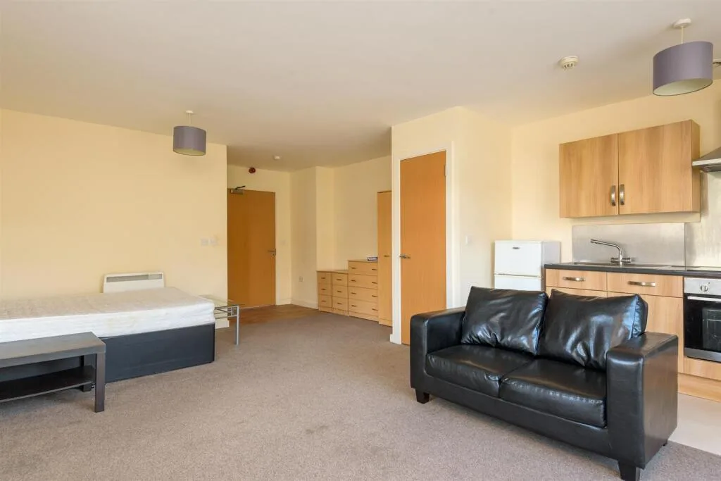 Studio flat for rent