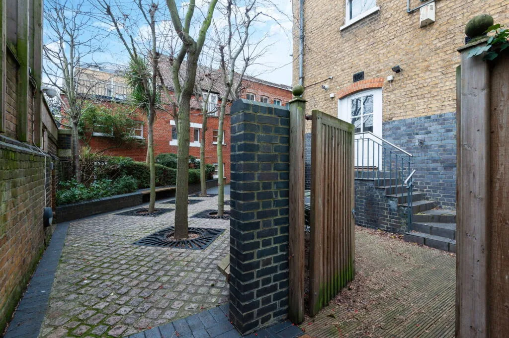4 bedroom flat for rent
