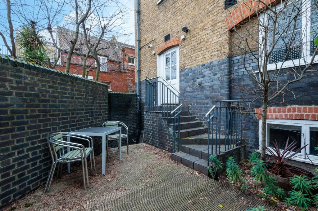4 bedroom flat for rent