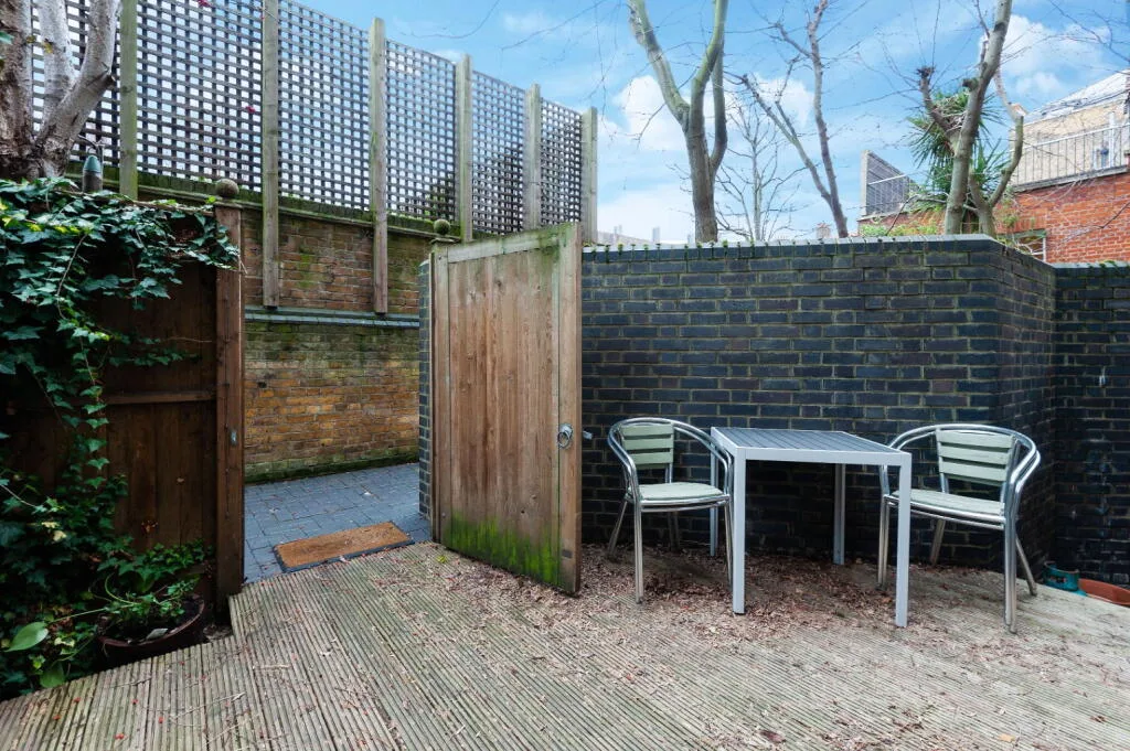 4 bedroom flat for rent