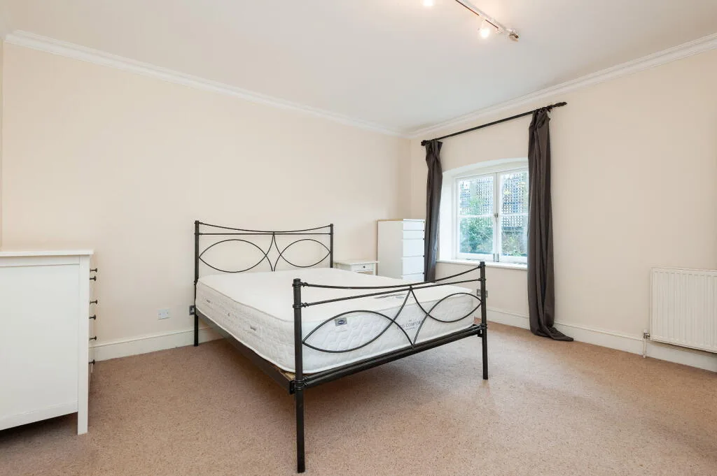 4 bedroom flat for rent