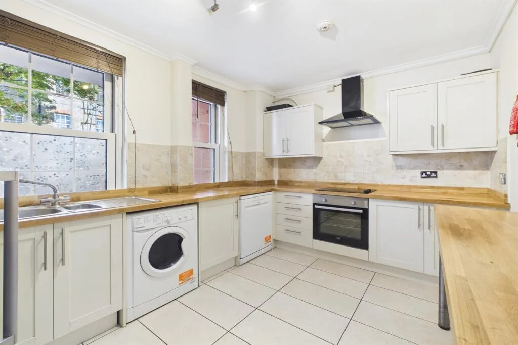 3 bedroom flat for rent