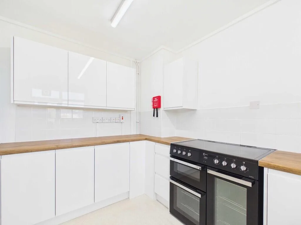 4 bedroom maisonette for rent