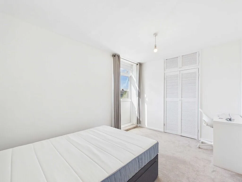 4 bedroom maisonette for rent