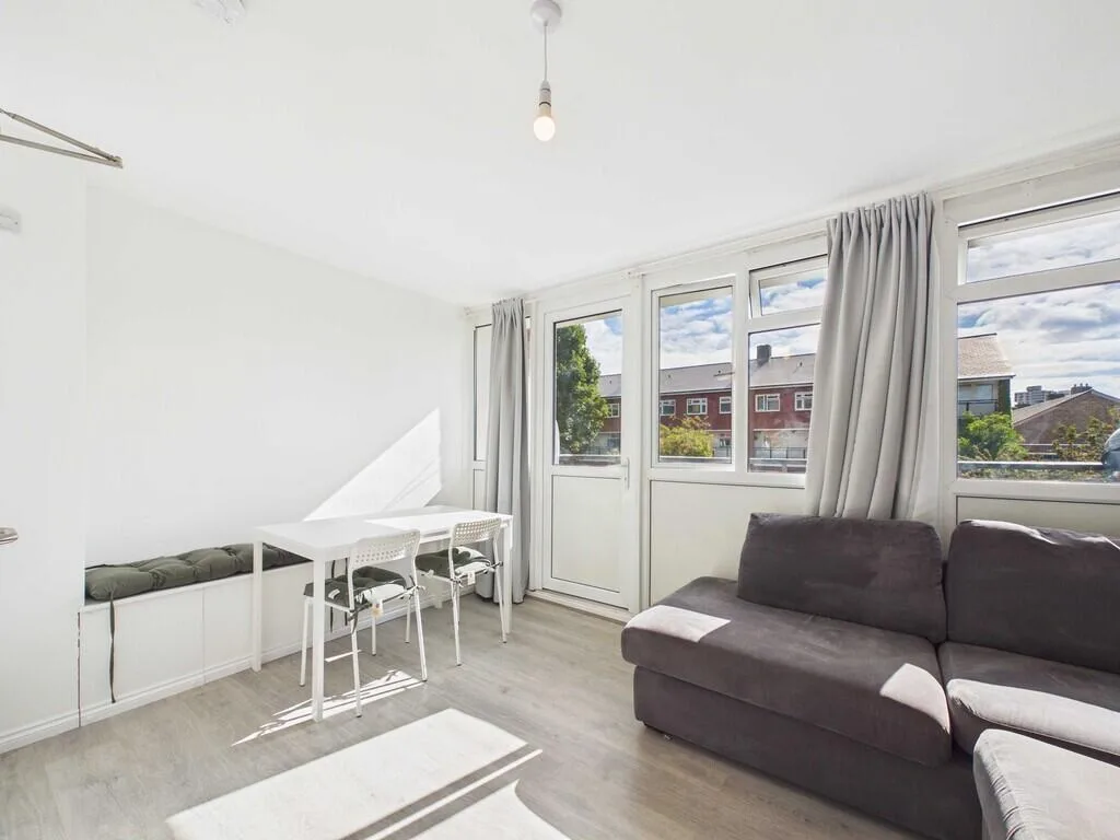 4 bedroom maisonette for rent