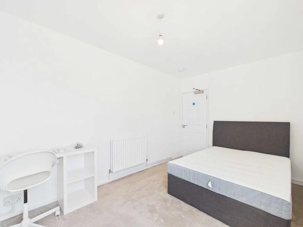 4 bedroom maisonette for rent
