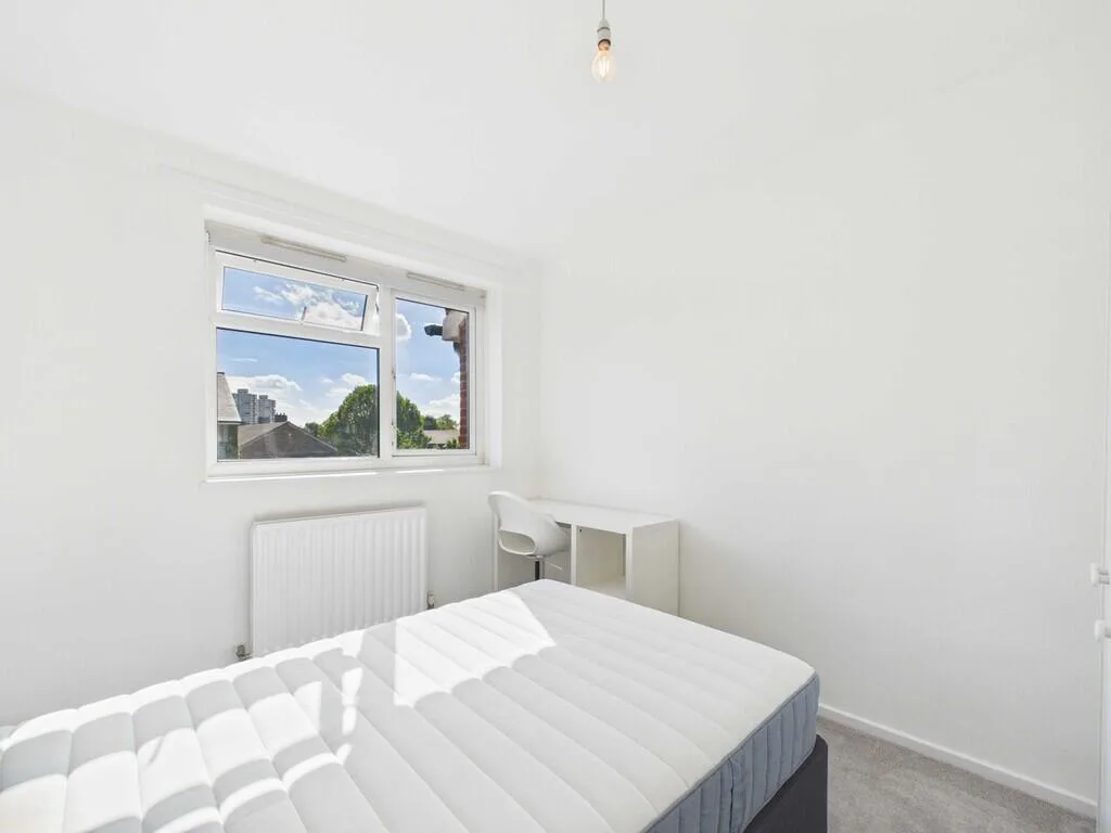 4 bedroom maisonette for rent