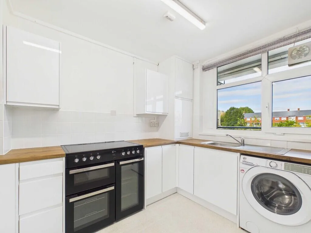 4 bedroom maisonette for rent