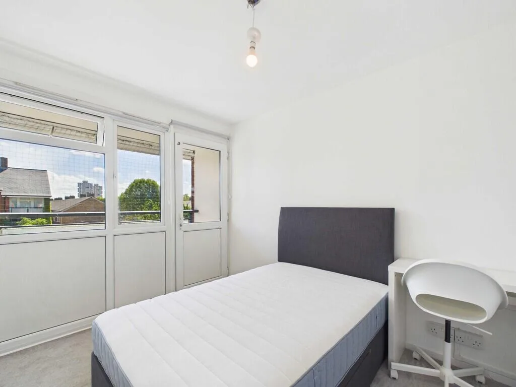 4 bedroom maisonette for rent