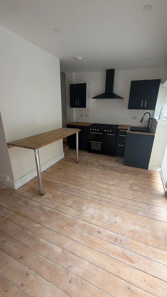 3 bedroom semi-detached house for rent