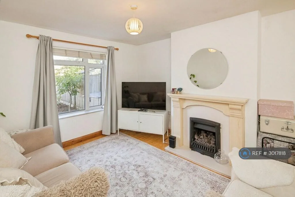 3 bedroom end of terrace house for rent