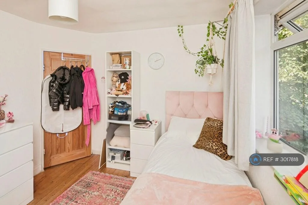 3 bedroom end of terrace house for rent