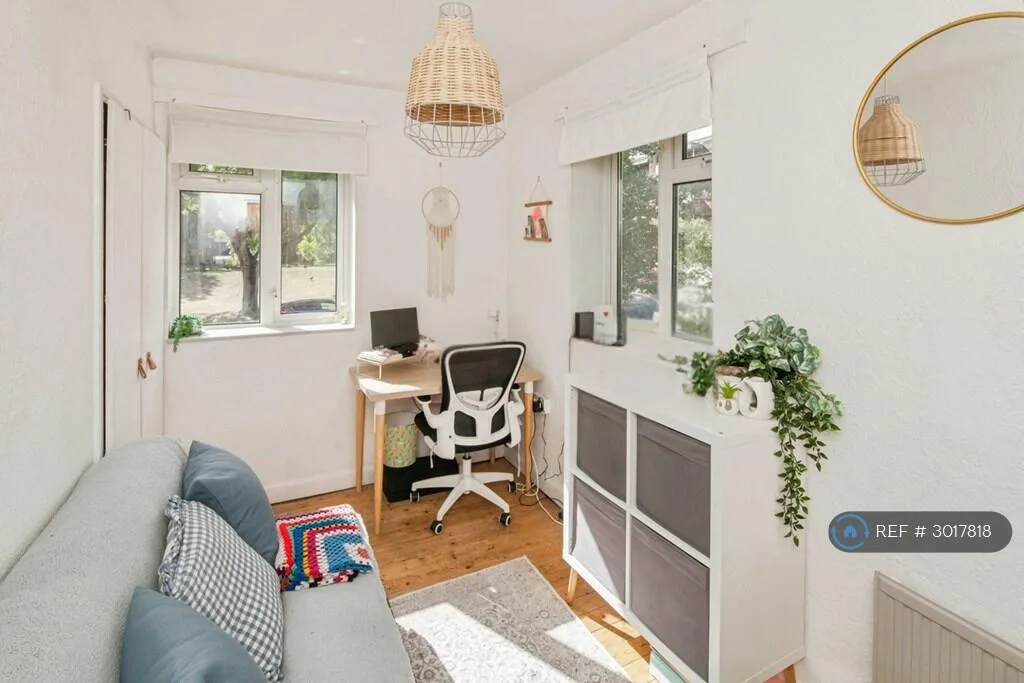 3 bedroom end of terrace house for rent