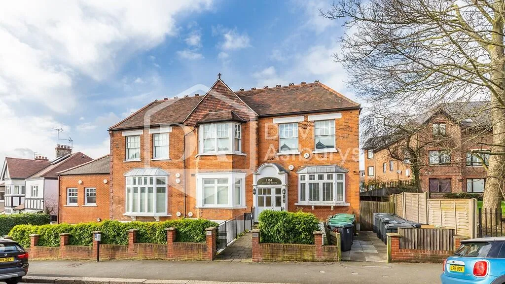 3 bedroom flat for rent