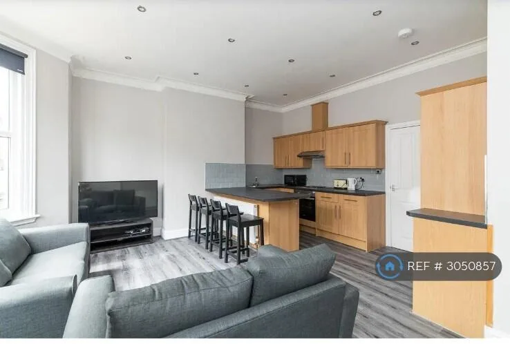 4 bedroom flat for rent