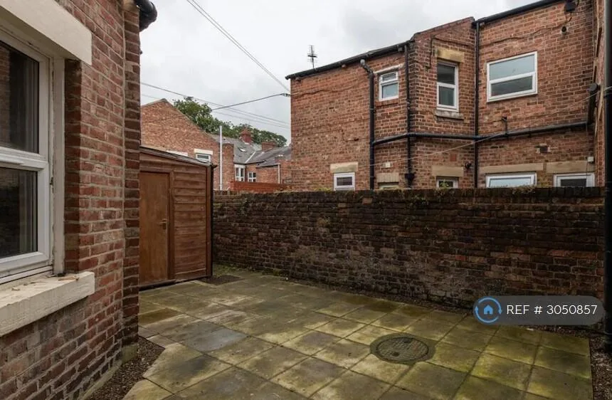 4 bedroom flat for rent