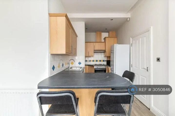 5 bedroom maisonette for rent