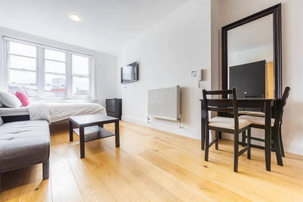 Studio flat for rent
