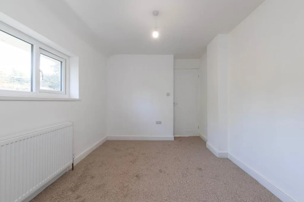 2 bedroom end of terrace house for rent