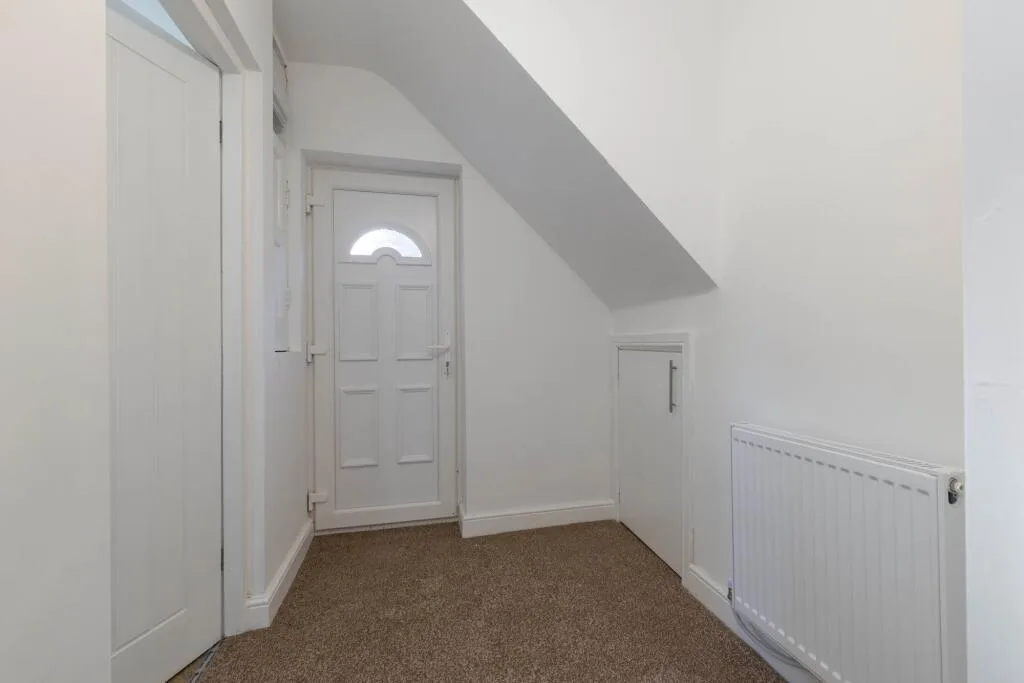 2 bedroom end of terrace house for rent