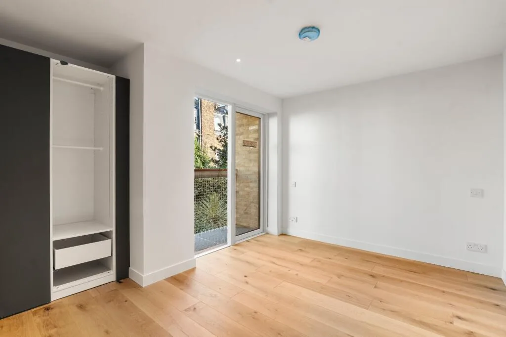 3 bedroom mews property for rent