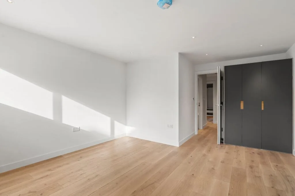 3 bedroom mews property for rent