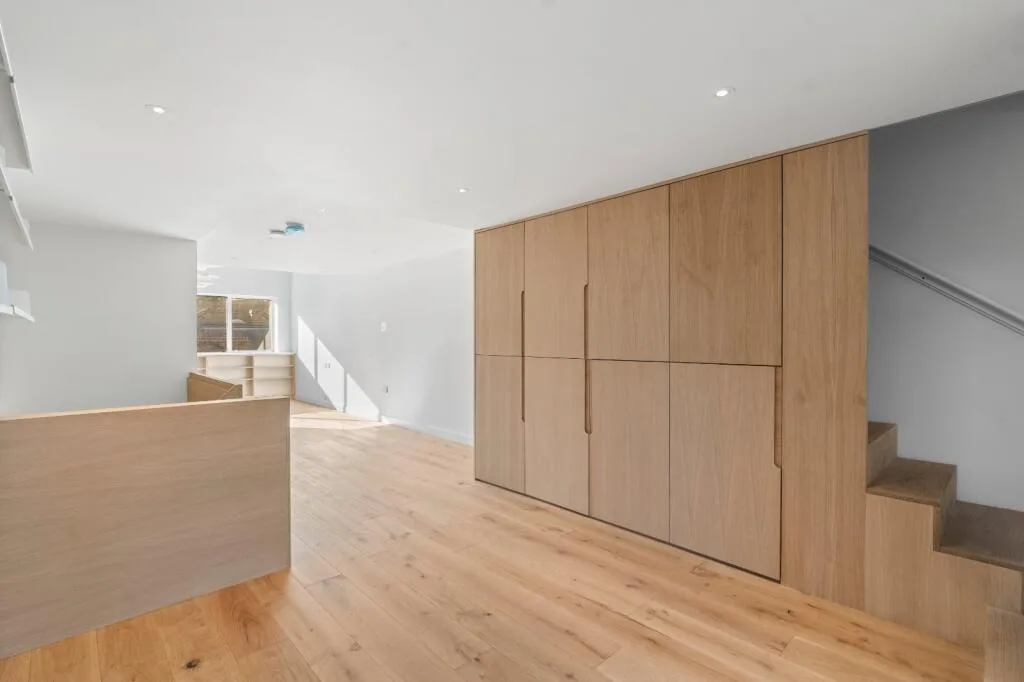3 bedroom mews property for rent