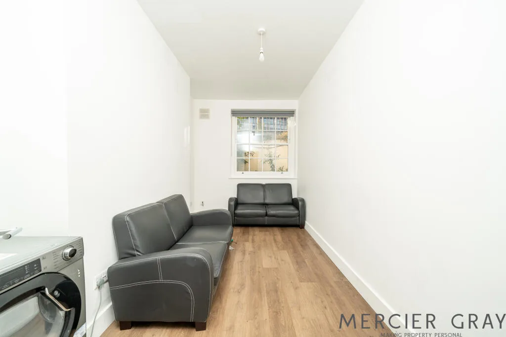 5 bedroom flat for rent