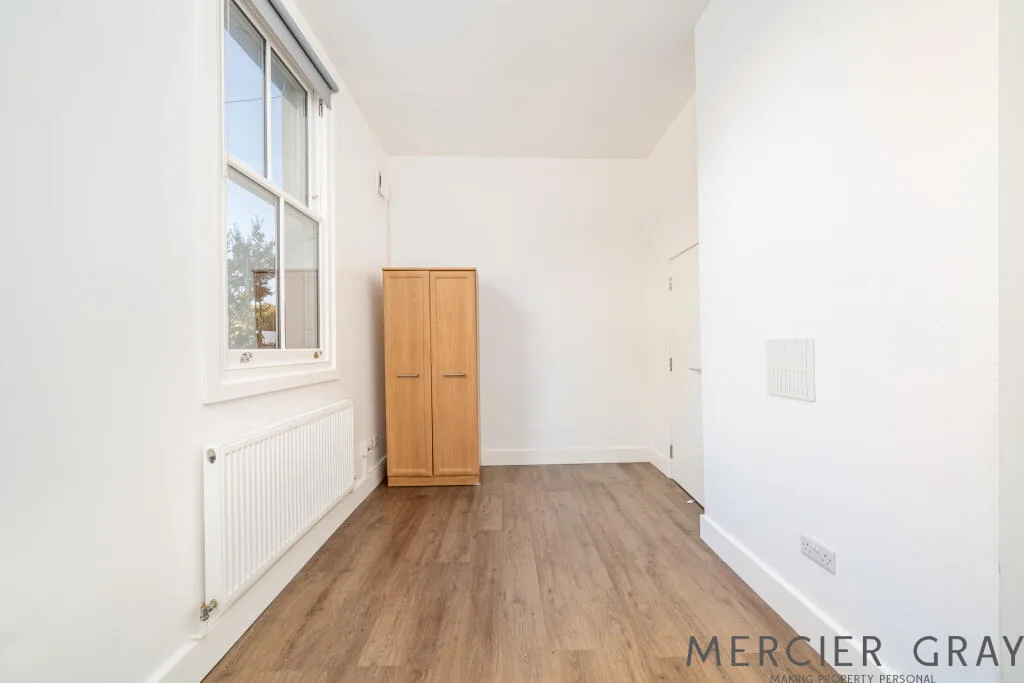 5 bedroom flat for rent