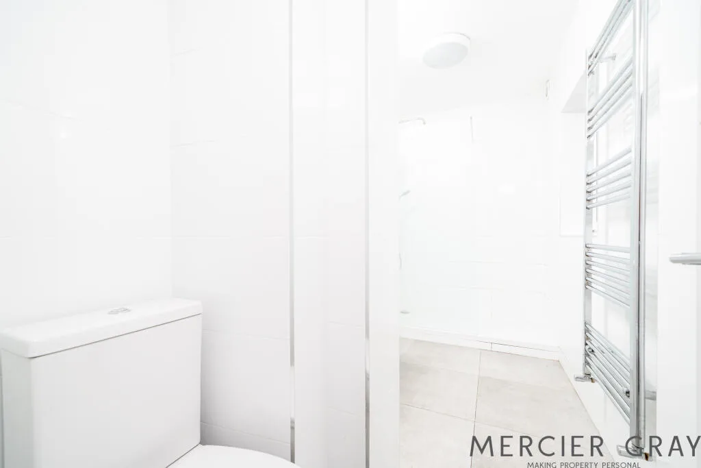 5 bedroom flat for rent