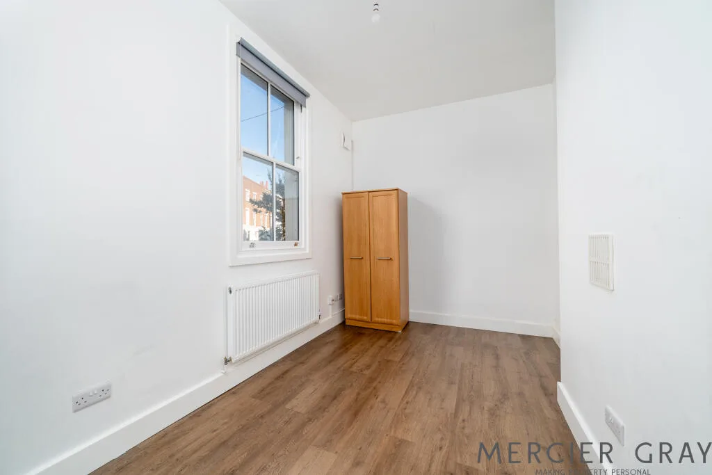 5 bedroom flat for rent