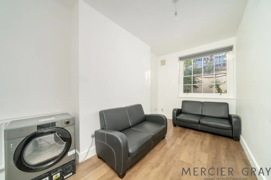 5 bedroom flat for rent
