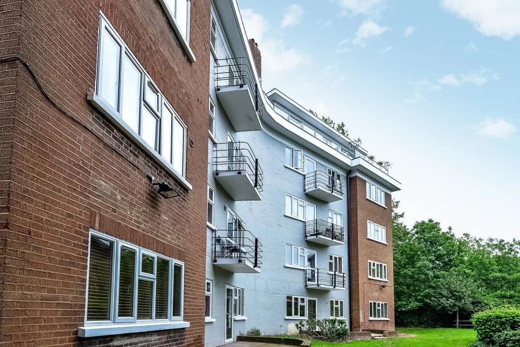 3 bedroom ground floor flat for rent