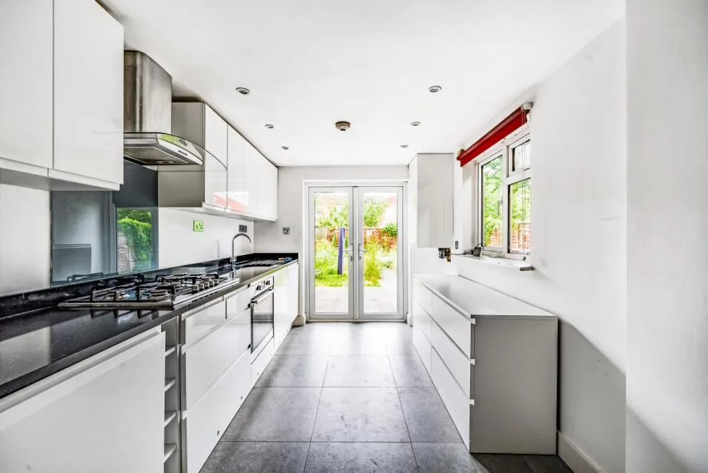 3 bedroom flat for rent