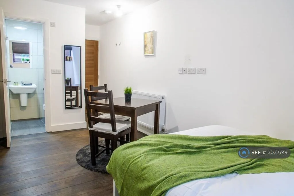 Studio flat for rent