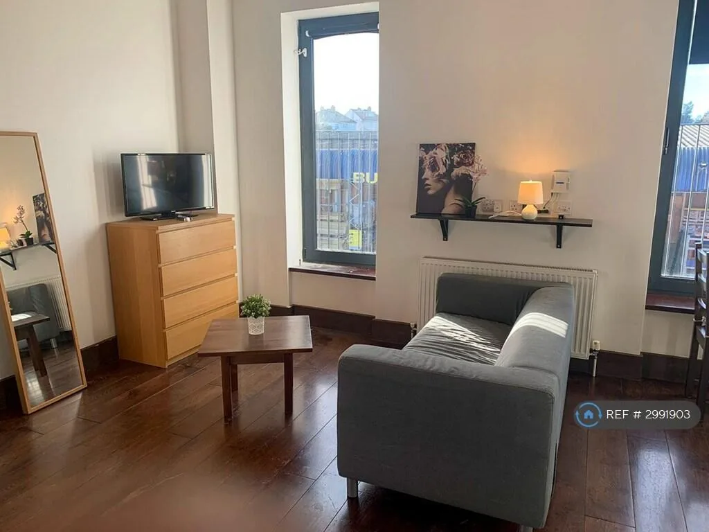 Studio flat for rent