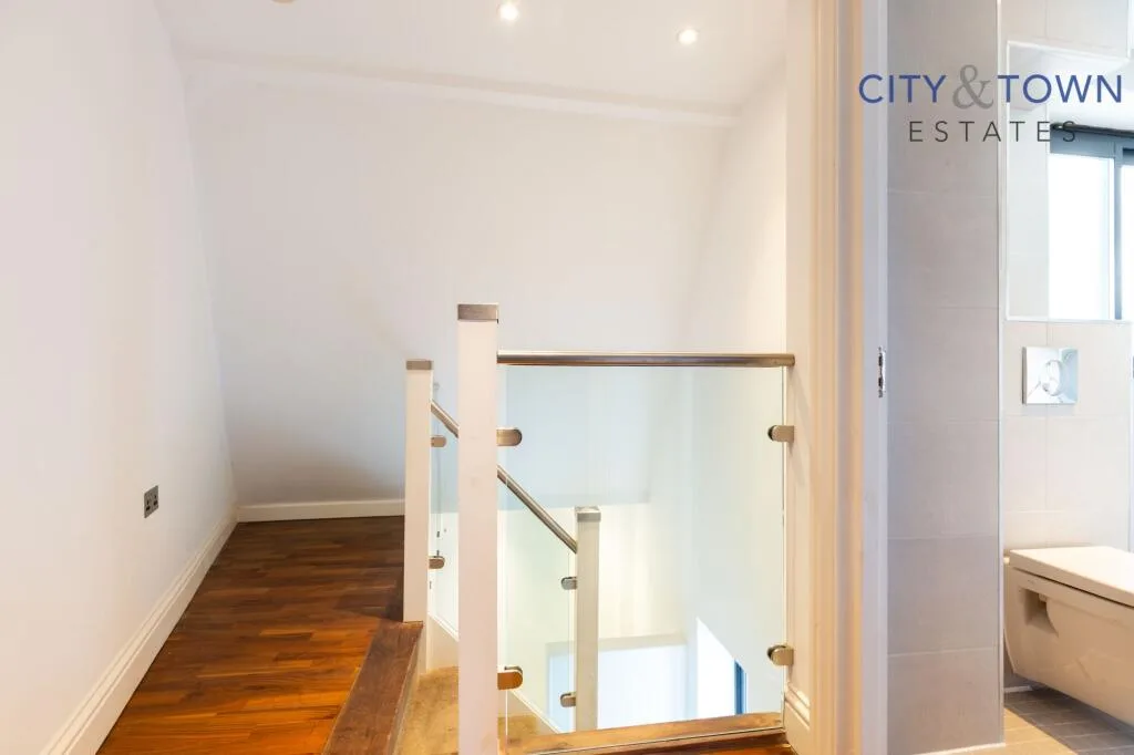 2 bedroom semi-detached house for rent