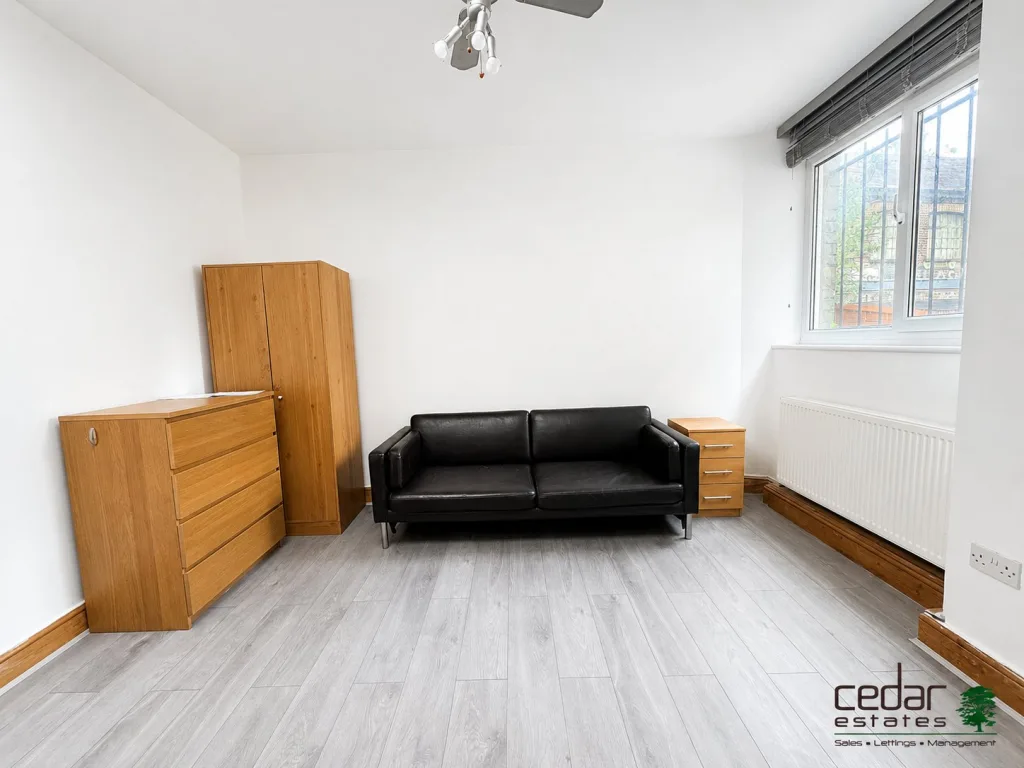 Studio flat for rent