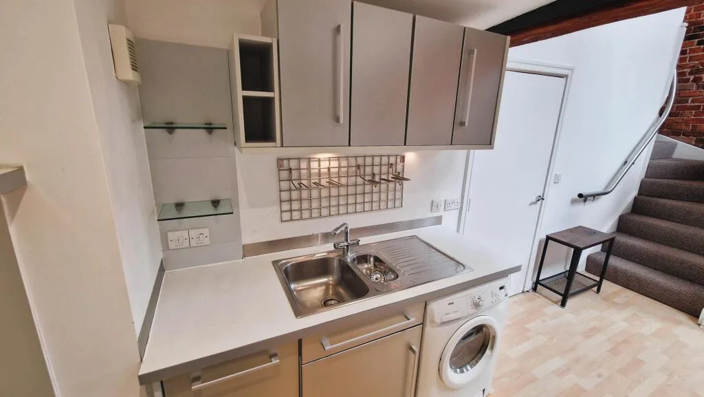 2 bedroom duplex for rent