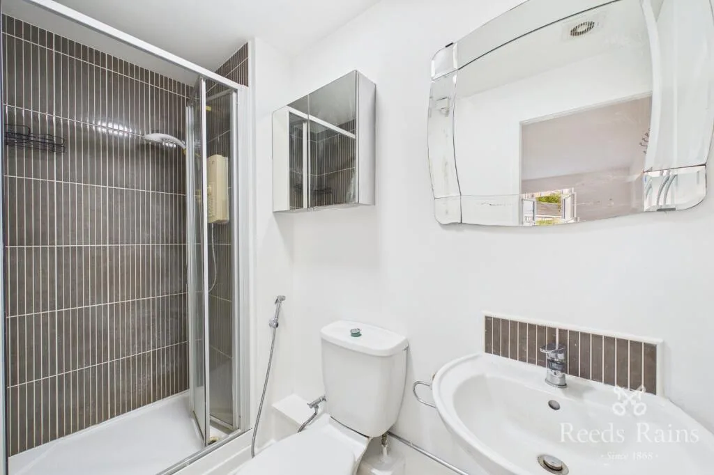 3 bedroom semi-detached house for rent