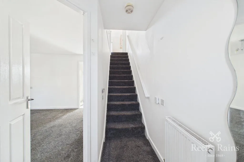 3 bedroom semi-detached house for rent