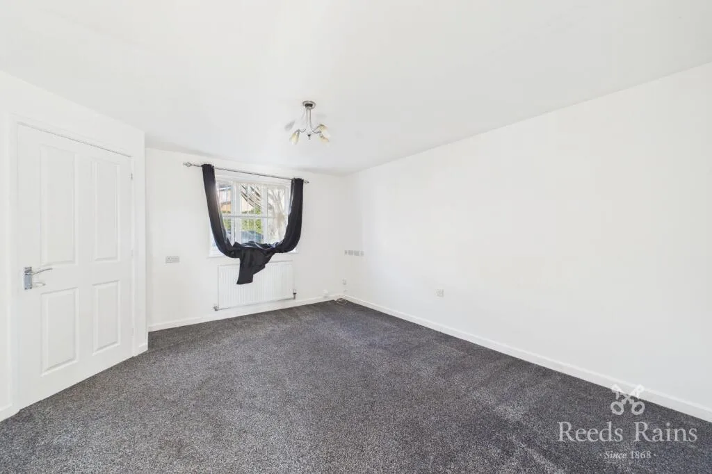 3 bedroom semi-detached house for rent