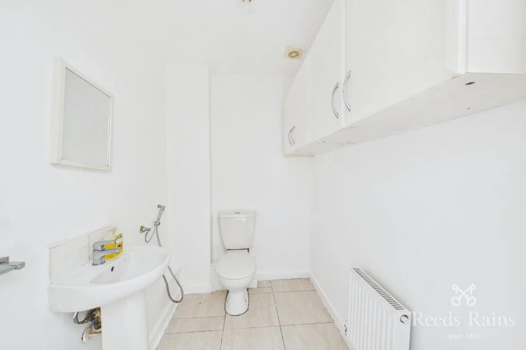 3 bedroom semi-detached house for rent