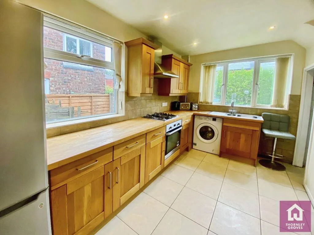 3 bedroom end of terrace house for rent