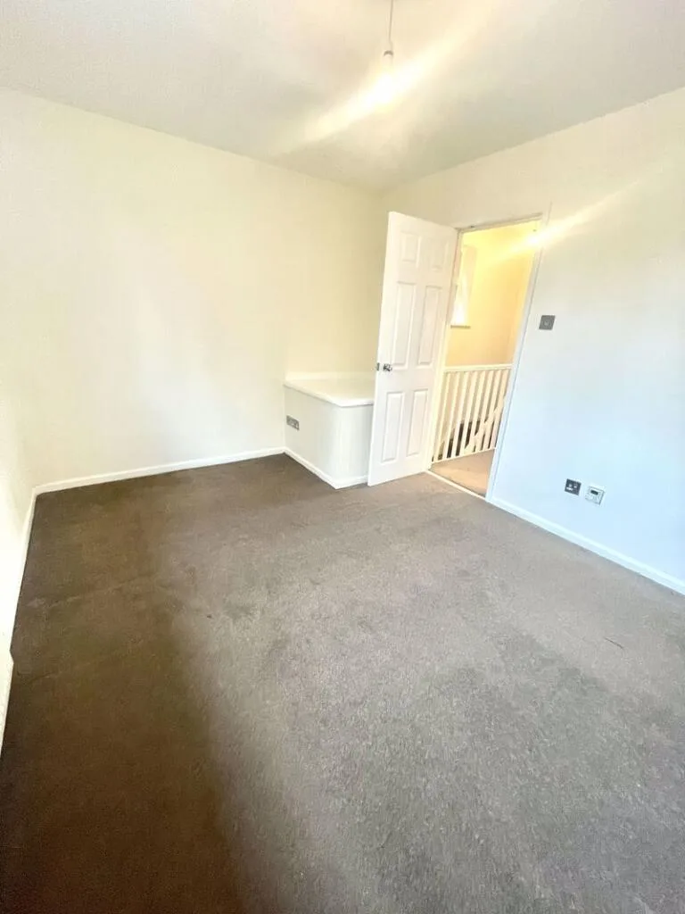 2 bedroom detached house for rent