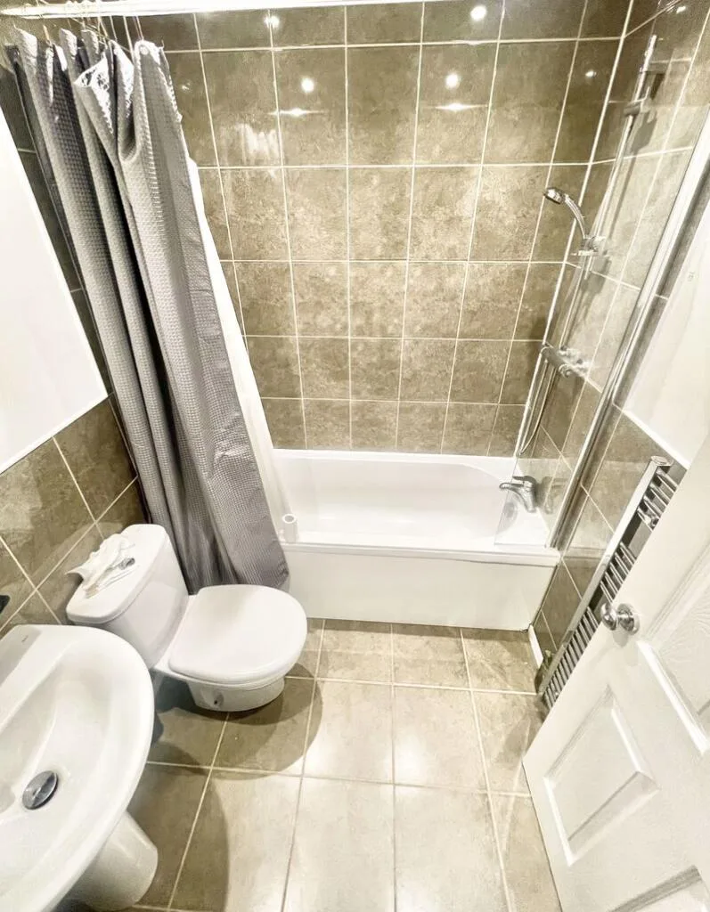 2 bedroom detached house for rent